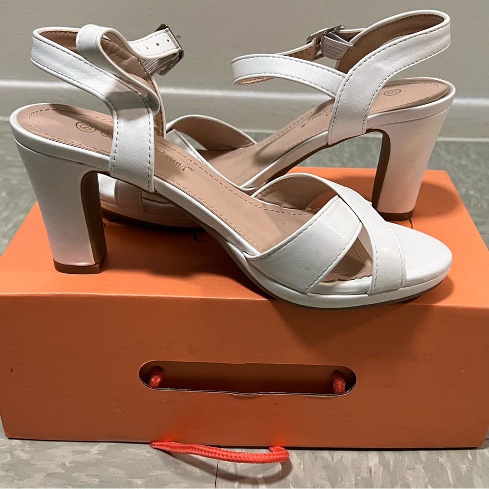 Bella Hanna Open Toe Ankle Strap Strappy Chunky Heel Pump Sandals,White sz 6 1/2